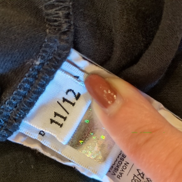 Dolce & Gabbana Classic Black Tee Size 11/12 - Picture 6 of 6